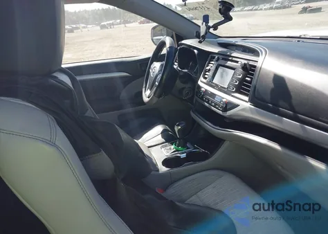 2015 Toyota Highlander Le Plus V6 from USA, damaged, VIN 5TDBKRFH0FS200113